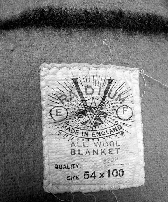 Иллюстрация к книге — Жертвы моды. Опасная одежда прошлого и наших дней [b00000553.jpg]