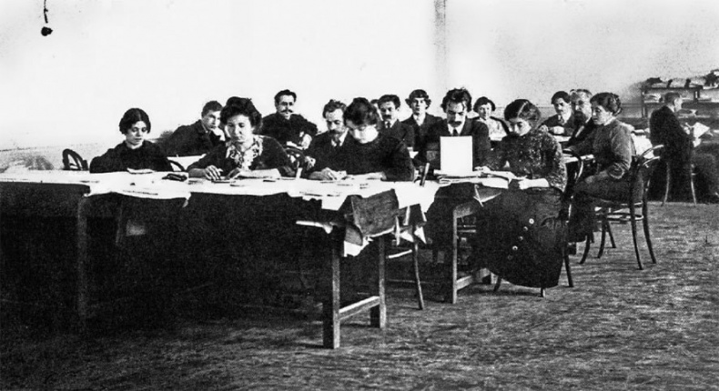 Иллюстрация к книге — Тайна гибели Сергея Есенина. «Черный человек» из ОГПУ [i_017.jpg]