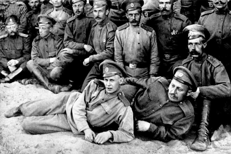 Иллюстрация к книге — Тайна гибели Сергея Есенина. «Черный человек» из ОГПУ [i_025.jpg]