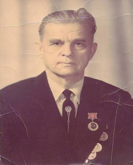 Иллюстрация к книге — Они были молоды и любили [i_002.jpg]