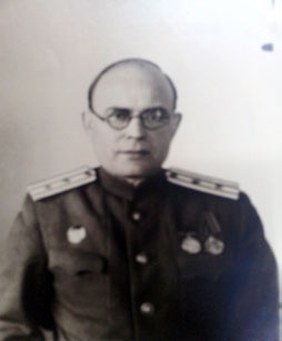 Иллюстрация к книге — Они были молоды и любили [i_006.jpg]