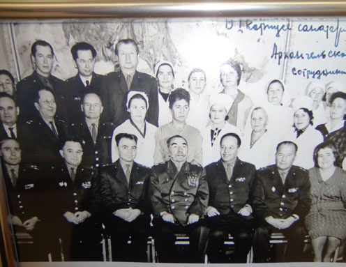 Иллюстрация к книге — Они были молоды и любили [i_007.jpg]