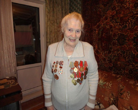 Иллюстрация к книге — Они были молоды и любили [i_010.jpg]