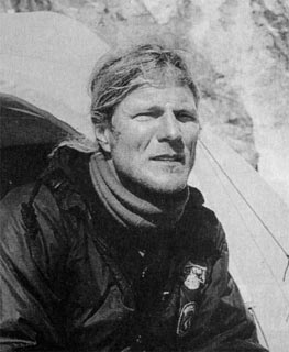 Иллюстрация к книге — В разреженном воздухе [i_010.jpg]