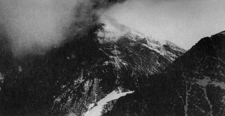 Иллюстрация к книге — В разреженном воздухе [i_014.jpg]