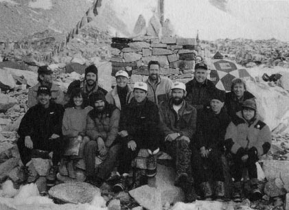 Иллюстрация к книге — В разреженном воздухе [i_015.jpg]