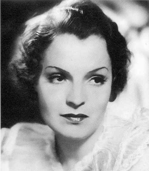 Иллюстрация к книге — Роми Шнайдер. История жизни и любви [_1.mataktrisamagdashnajjder.jpg]