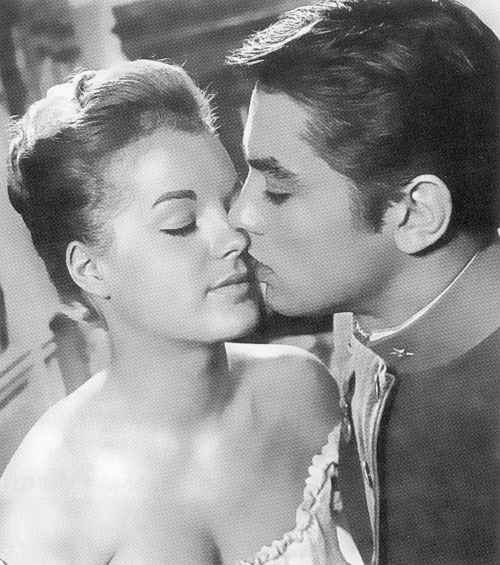 Иллюстрация к книге — Роми Шнайдер. История жизни и любви [_11.filmristina.nachaloromanasalenomdelonom.1958god.jpg]