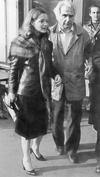 Иллюстрация к книге — Роми Шнайдер. История жизни и любви [_47.romishnajjdernasjomkasvoegoposlednegofilmaproozhajaizsansusi.1982god.rjadomrezhissjorzhakruffio..jpg]