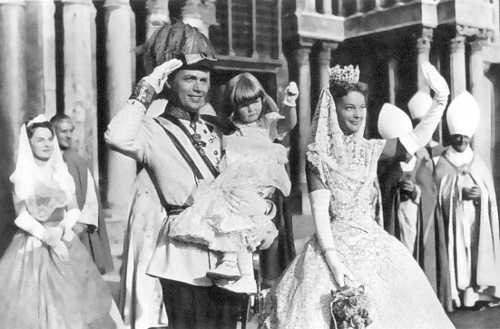 Иллюстрация к книге — Роми Шнайдер. История жизни и любви [_5.sudbonosnyegodyimperatricy.1957.jpg]