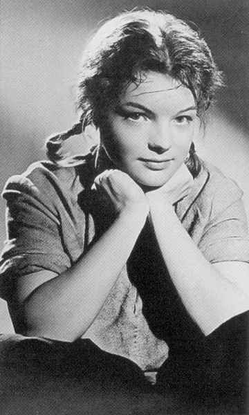 Иллюстрация к книге — Роми Шнайдер. История жизни и любви [_7.robinzonnedolzhenumeret.1956god.jpg]