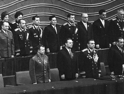 Иллюстрация к книге — Щёлоков [i_022.jpg]