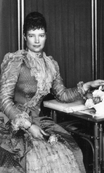 Иллюстрация к книге — Мария Федоровна [i_015.jpg]