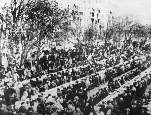 Иллюстрация к книге — Мария Федоровна [i_023.jpg]