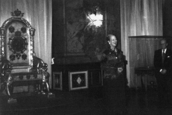 Иллюстрация к книге — Мария Федоровна [i_052.jpg]