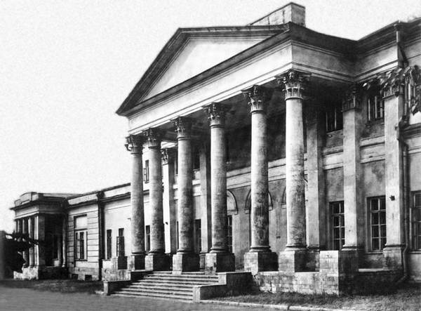 Иллюстрация к книге — Строгоновы. 500 лет рода. Выше только цари [i_085.jpg]