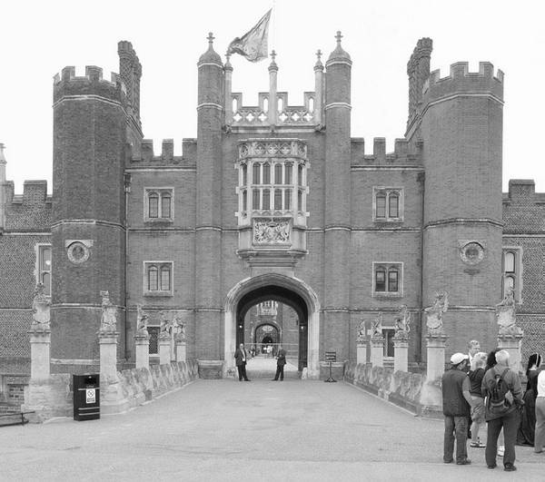 Иллюстрация к книге — Строгоновы. 500 лет рода. Выше только цари [i_107.jpg]