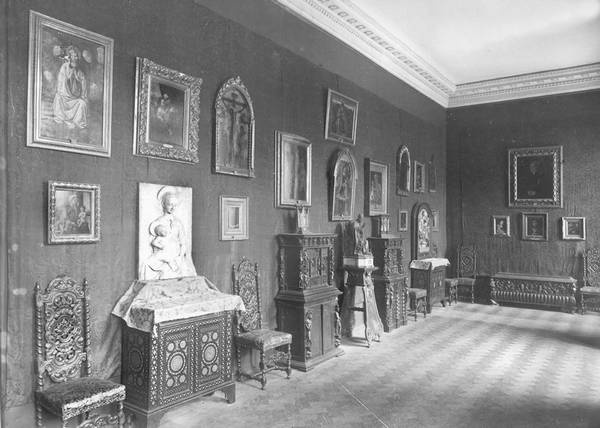 Иллюстрация к книге — Строгоновы. 500 лет рода. Выше только цари [i_237.jpg]