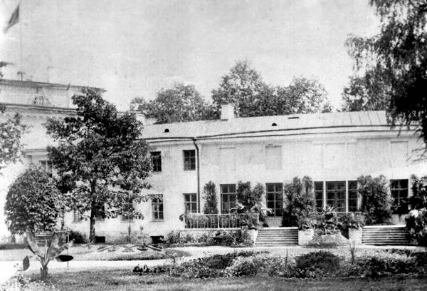 Иллюстрация к книге — Строгоновы. 500 лет рода. Выше только цари [i_364.jpg]