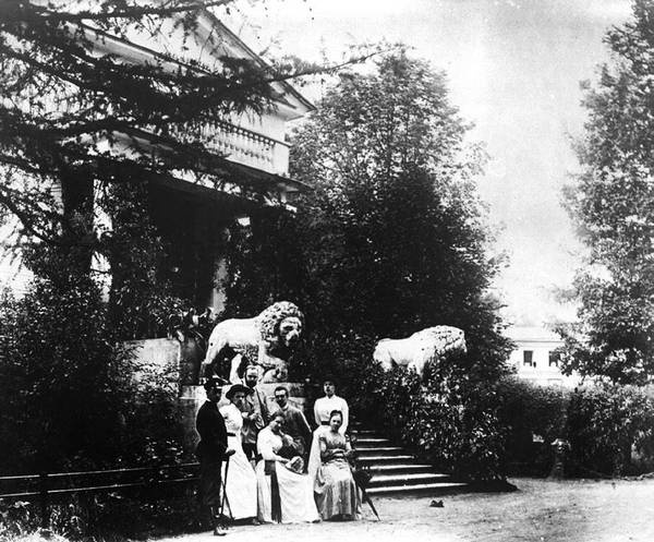 Иллюстрация к книге — Строгоновы. 500 лет рода. Выше только цари [i_370.jpg]