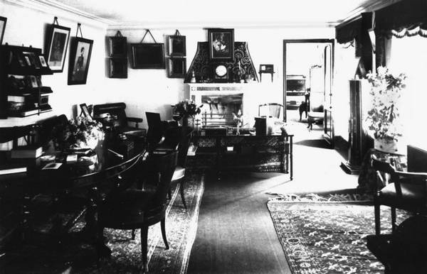 Иллюстрация к книге — Строгоновы. 500 лет рода. Выше только цари [i_372.jpg]