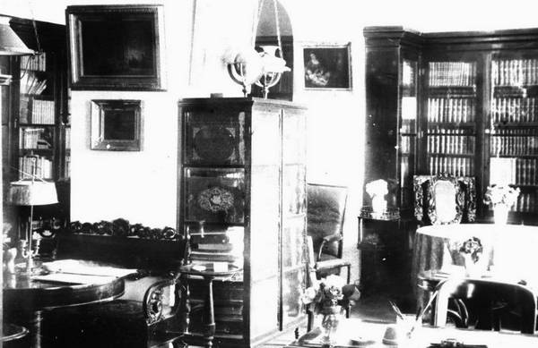 Иллюстрация к книге — Строгоновы. 500 лет рода. Выше только цари [i_374.jpg]