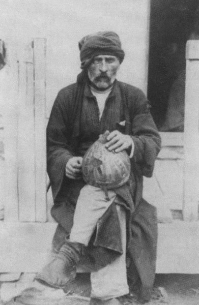 Иллюстрация к книге — Пиросмани [i_024.jpg]