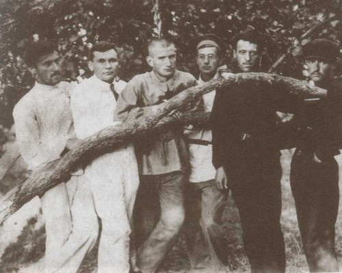 Иллюстрация к книге — Курчатов [i_009.jpg]