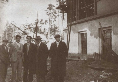 Иллюстрация к книге — Курчатов [i_021.jpg]