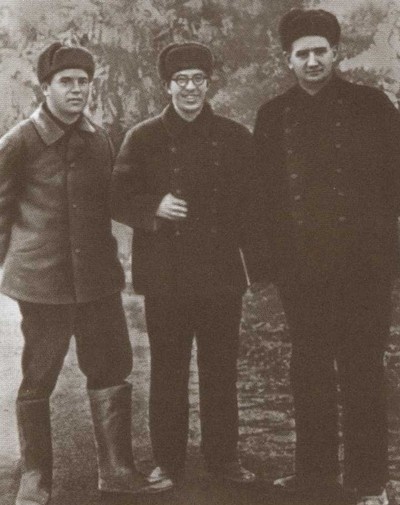 Иллюстрация к книге — Курчатов [i_025.jpg]