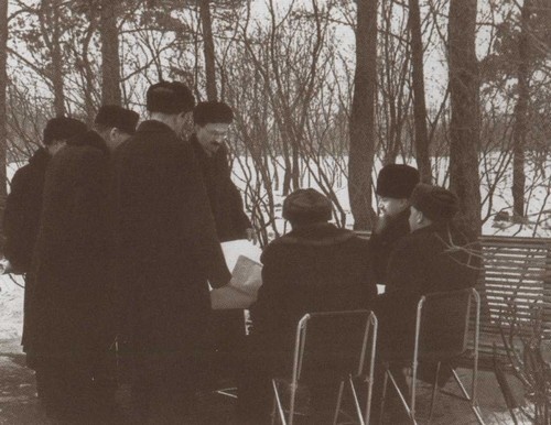 Иллюстрация к книге — Курчатов [i_039.jpg]