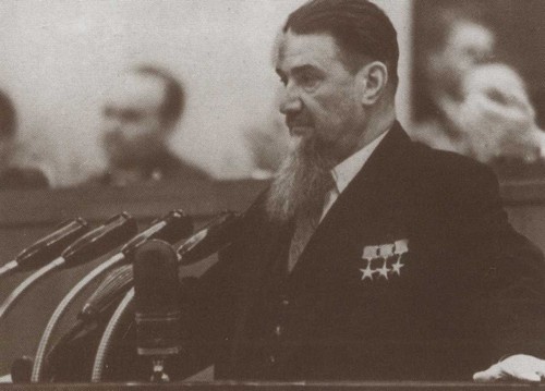 Иллюстрация к книге — Курчатов [i_047.jpg]