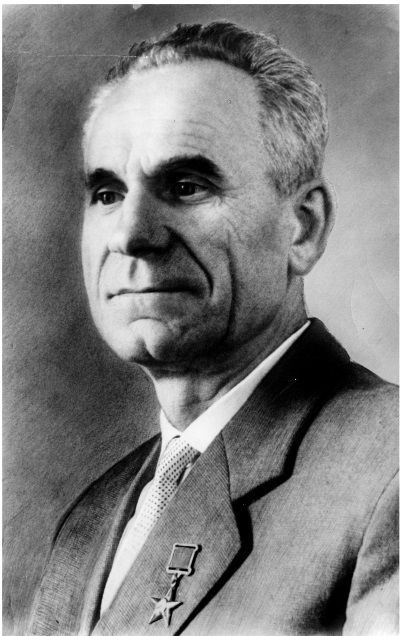 Иллюстрация к книге — &quot;Пламенные моторы&quot; Архипа Люльки [i_003.jpg]