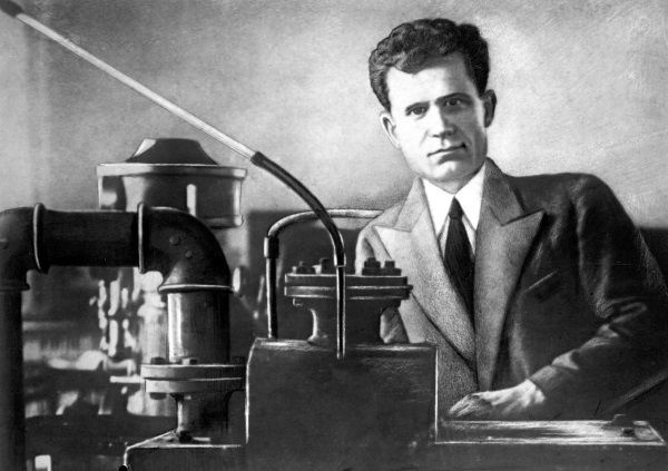 Иллюстрация к книге — &quot;Пламенные моторы&quot; Архипа Люльки [i_009.jpg]