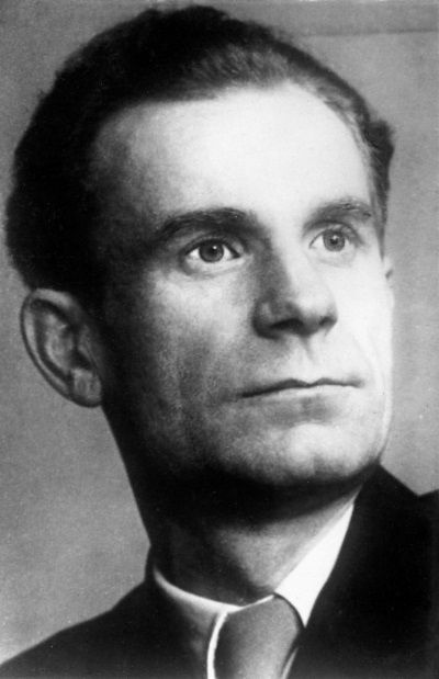 Иллюстрация к книге — &quot;Пламенные моторы&quot; Архипа Люльки [i_012.jpg]