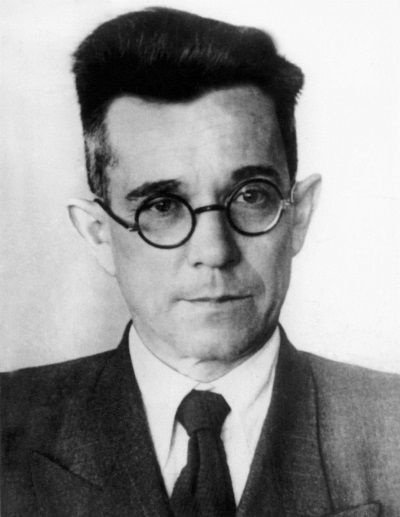 Иллюстрация к книге — &quot;Пламенные моторы&quot; Архипа Люльки [i_014.jpg]