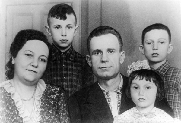 Иллюстрация к книге — &quot;Пламенные моторы&quot; Архипа Люльки [i_020.jpg]