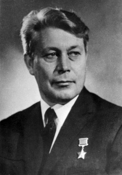 Иллюстрация к книге — &quot;Пламенные моторы&quot; Архипа Люльки [i_033.jpg]