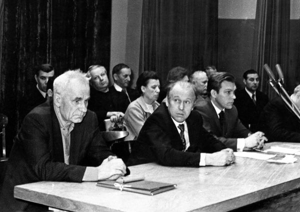 Иллюстрация к книге — &quot;Пламенные моторы&quot; Архипа Люльки [i_066.jpg]