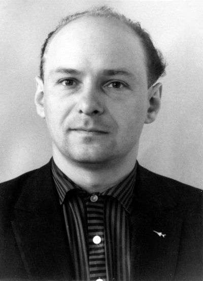 Иллюстрация к книге — &quot;Пламенные моторы&quot; Архипа Люльки [i_068.jpg]