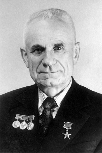 Иллюстрация к книге — &quot;Пламенные моторы&quot; Архипа Люльки [i_081.jpg]