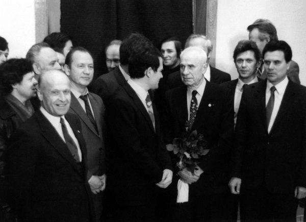 Иллюстрация к книге — &quot;Пламенные моторы&quot; Архипа Люльки [i_083.jpg]