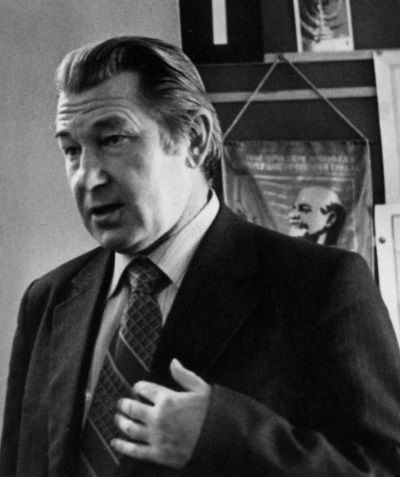 Иллюстрация к книге — &quot;Пламенные моторы&quot; Архипа Люльки [i_093.jpg]