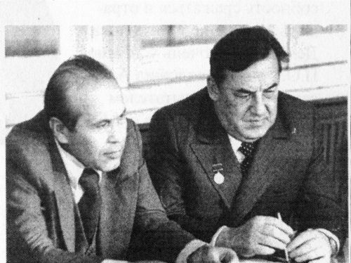 Иллюстрация к книге — &quot;Пламенные моторы&quot; Архипа Люльки [i_095.jpg]