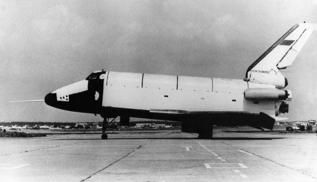 Иллюстрация к книге — &quot;Пламенные моторы&quot; Архипа Люльки [i_103.jpg]