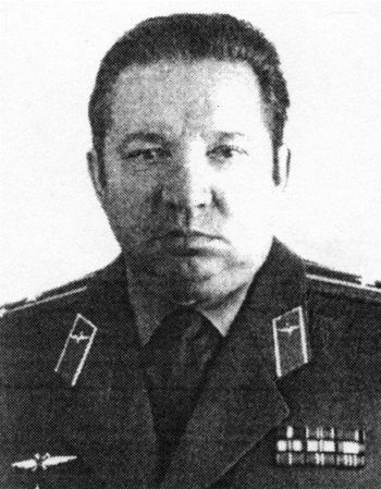 Иллюстрация к книге — &quot;Пламенные моторы&quot; Архипа Люльки [i_113.jpg]