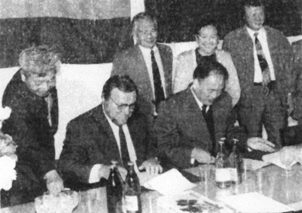 Иллюстрация к книге — &quot;Пламенные моторы&quot; Архипа Люльки [i_123.jpg]