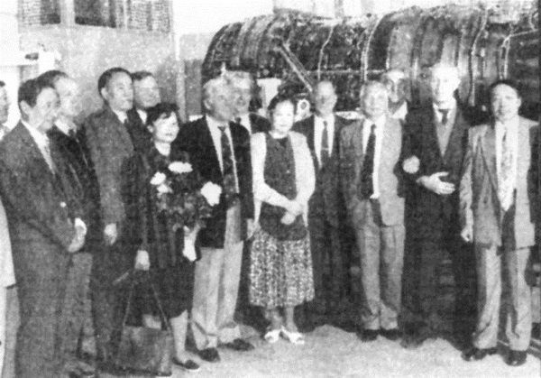 Иллюстрация к книге — &quot;Пламенные моторы&quot; Архипа Люльки [i_124.jpg]