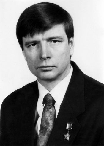 Иллюстрация к книге — &quot;Пламенные моторы&quot; Архипа Люльки [i_127.jpg]