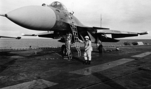 Иллюстрация к книге — &quot;Пламенные моторы&quot; Архипа Люльки [i_133.jpg]